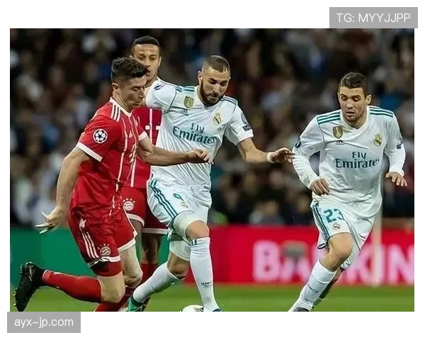 莱万多夫斯基拦截抢断展现卓越实力，有力助推球队竞争力提升