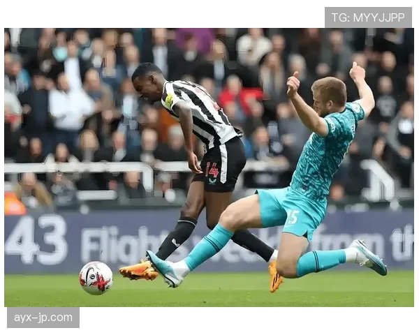 纽卡斯尔中场架构焕然一新,战术革新成球队亮眼表现关键 纽卡斯尔中场架构焕然一新,战术革新成球队亮眼表现关键